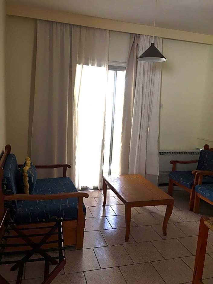 Daphne Hotel Apartments