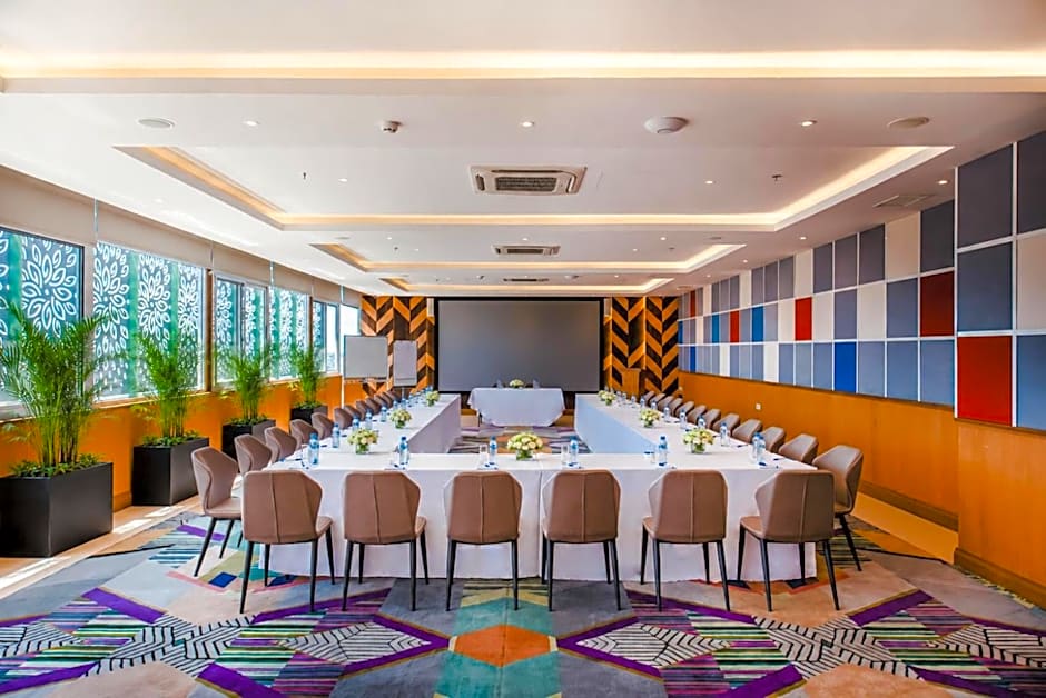 Aura Suites