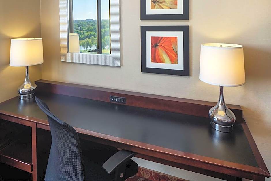 DoubleTree by Hilton Cherry Hill Philadelphia