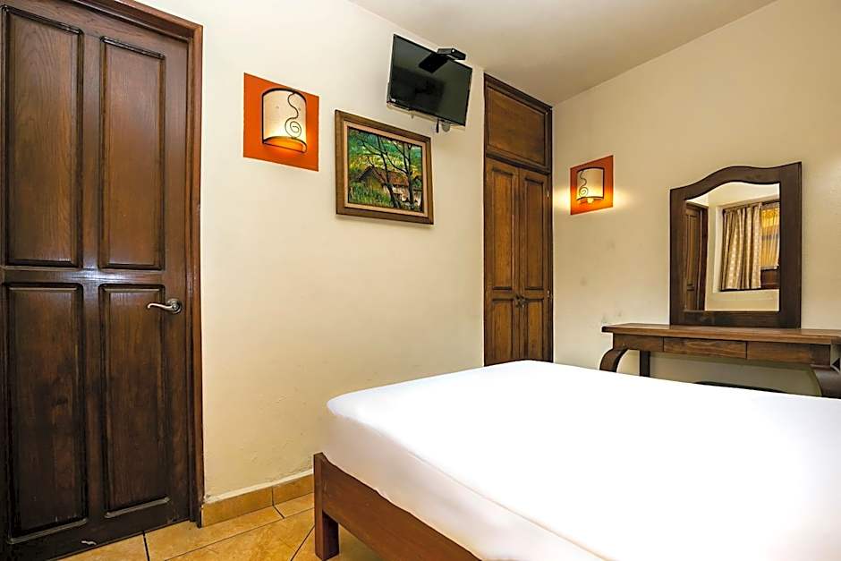 Hotel Casa del Virrey & Suites