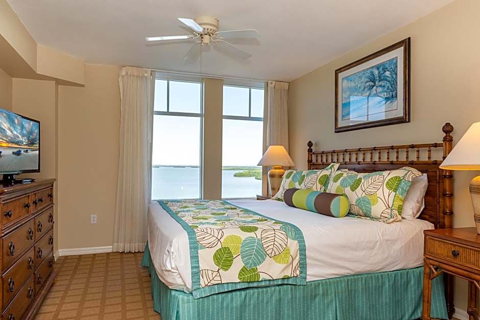 Photo 1 of 8 of Luxury Suite, High Floor