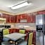 La Quinta Inn & Suites by Wyndham Norwich-Plainfield-Casino