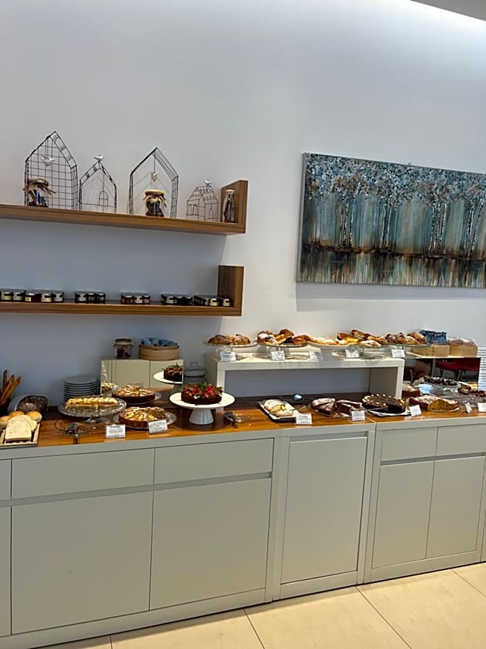 Card International Hotel