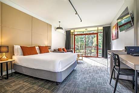 Nightcap at York on Lilydale