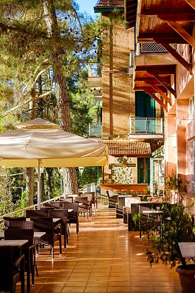 New Helvetia Historic Hotel