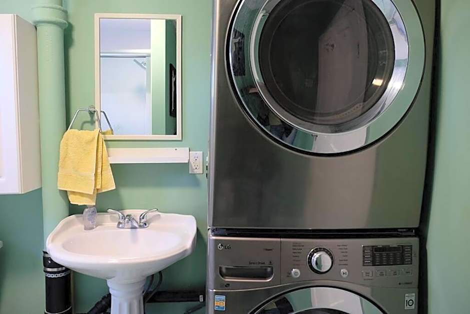 Comfy Apt, Top Floor, Excellent Kitchen