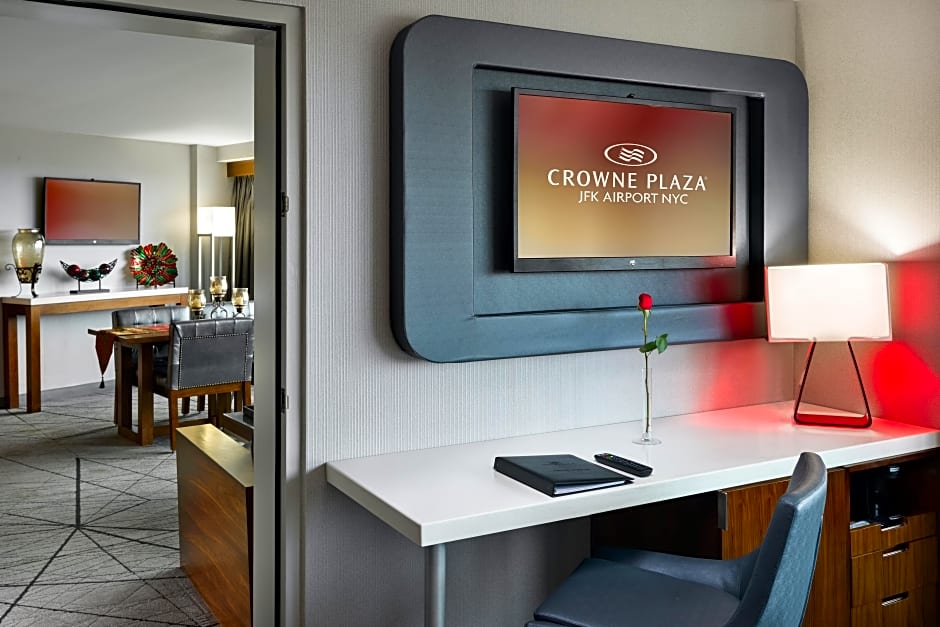 Crowne Plaza JFK Airport New York City, an IHG Hotel