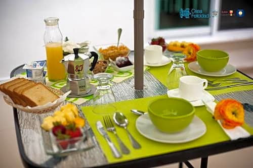 Casa Felicidad B&B Room & Kitchen