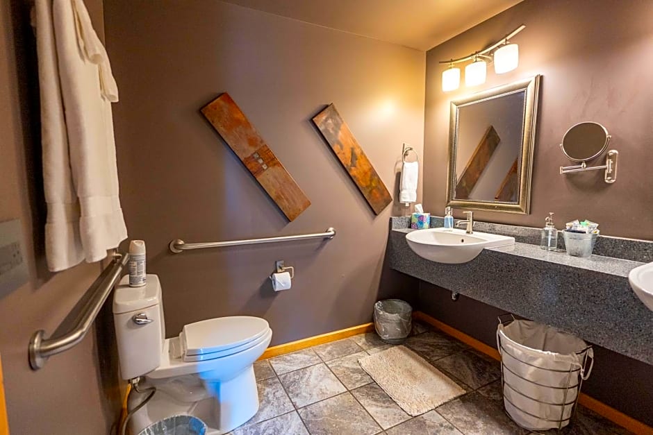 Beaver Lakefront Cabins - Couples Only Getaways