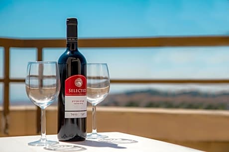 Suite - Upper Floor with Old City View