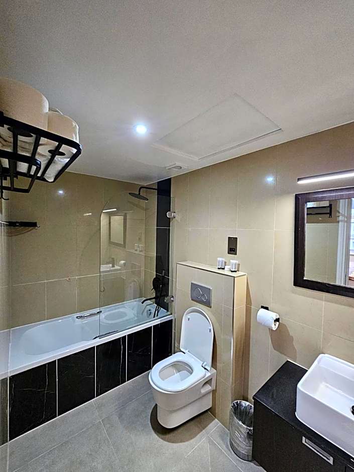 Cromwell International Hotel