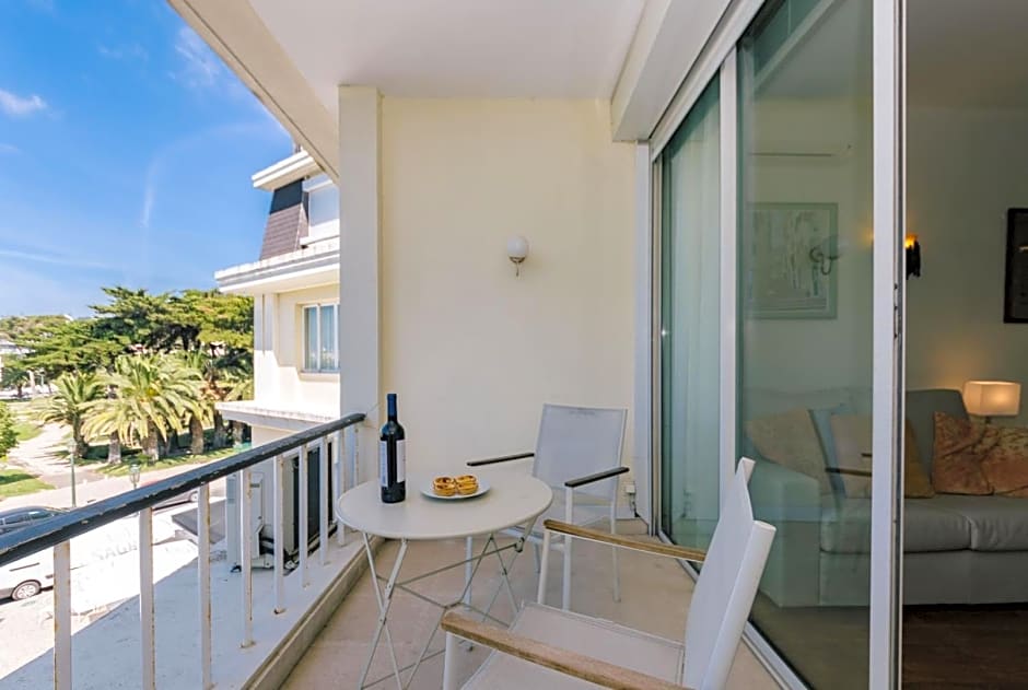 Rent4Rest Estoril Beachfront Apartments