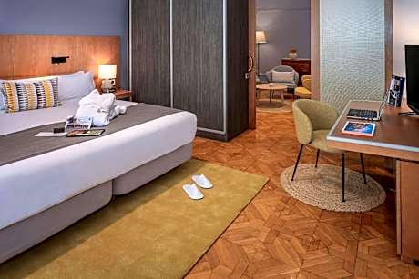Deluxe Suite