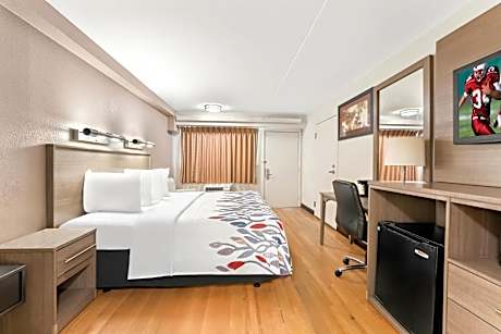 Superior King Room Disability Access Smoke Free