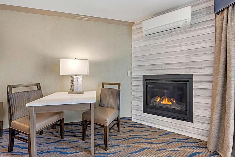 Elizabeth Oceanfront Suites, an Ascend Collection Hotel