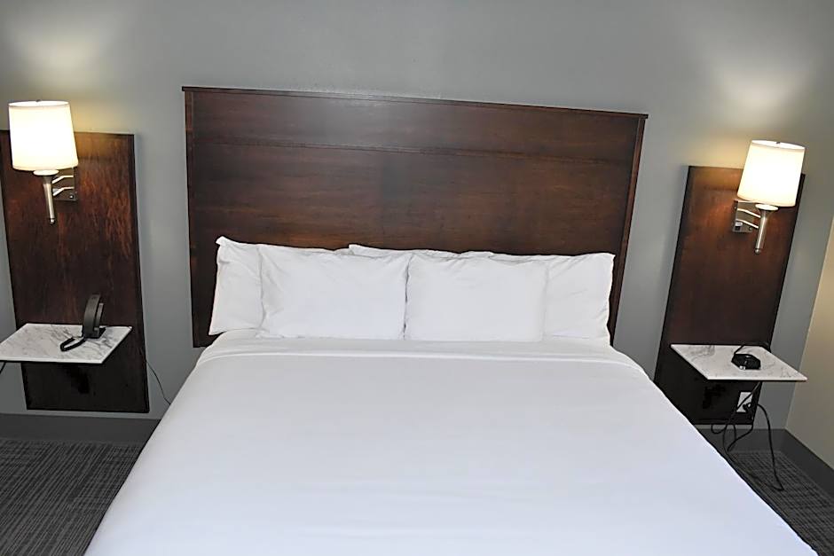 Cobblestone Inn & Suites - Trenton