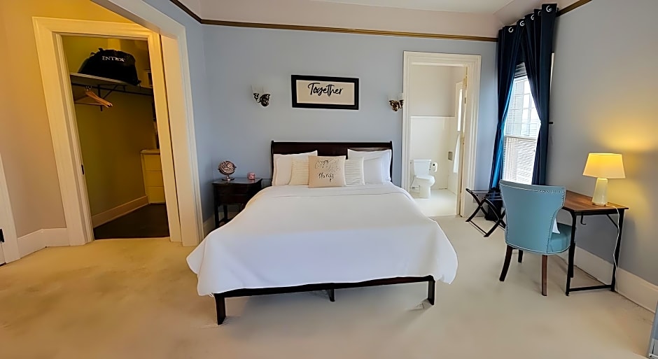 The Kings Throne Inn and Guest House