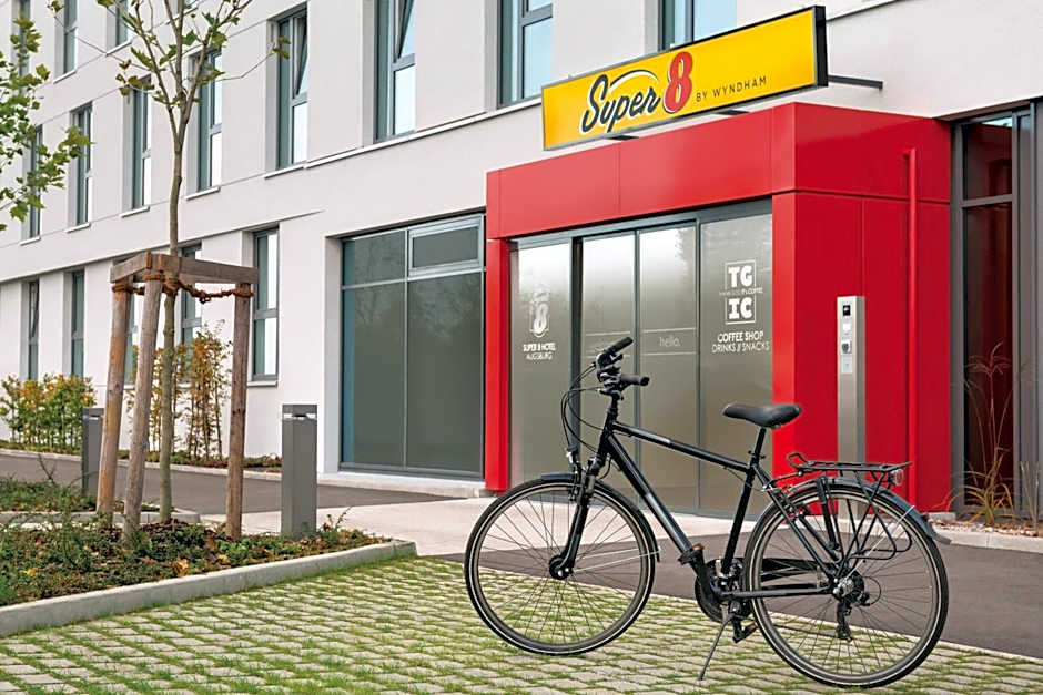 Super 8 by Wyndham Augsburg