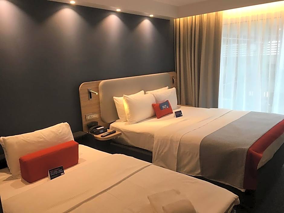 Holiday Inn Express Zürich Airport By IHG
