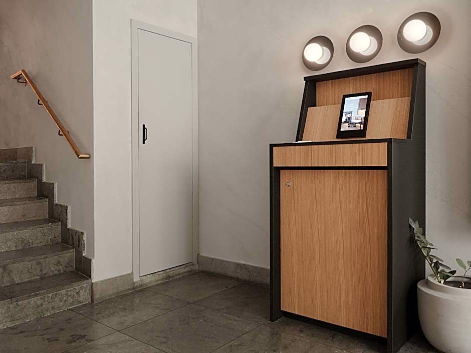 Bob W Munich Old Town