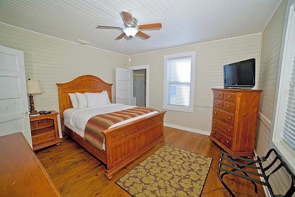 DeSoto Beach Terraces