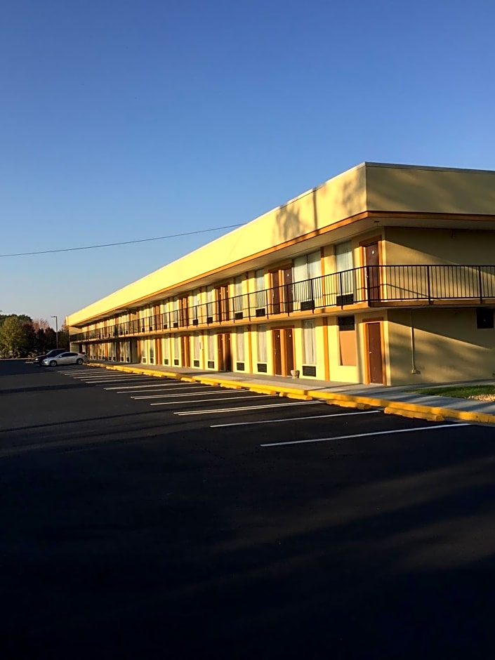 Days Inn by Wyndham Madison