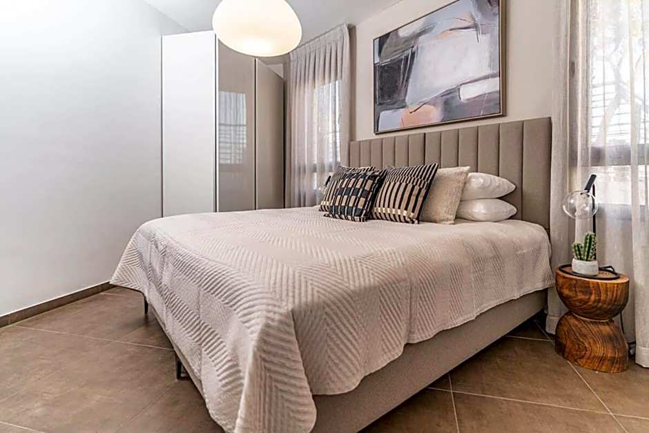 Deluxe 3 BDR Garden In Bayt Vegan-Ramat Sharet