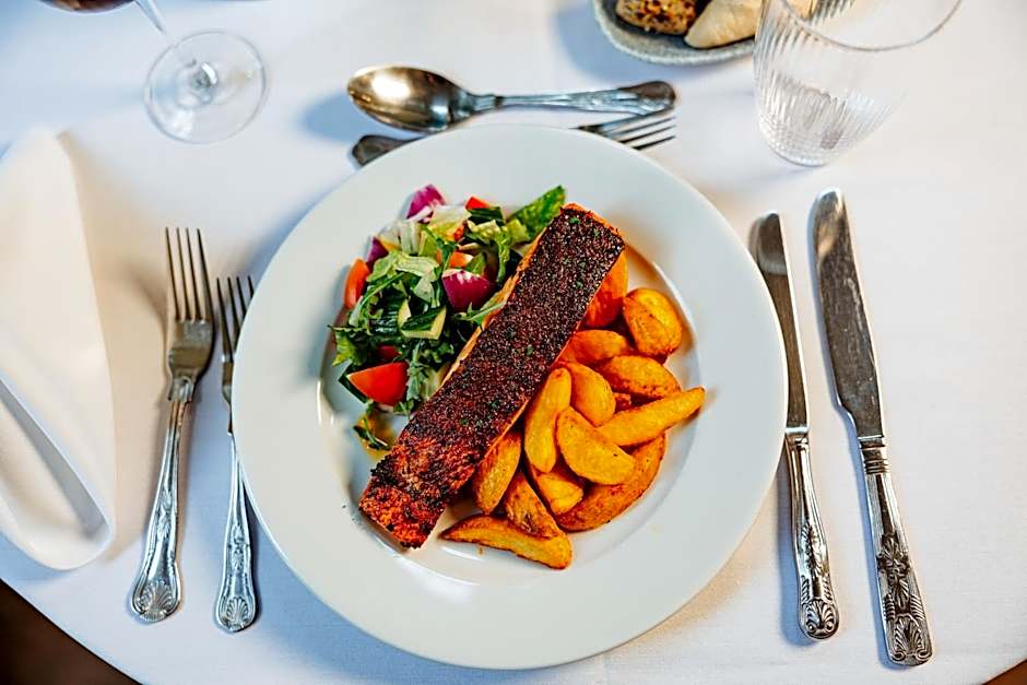 Woodland Manor Hotel