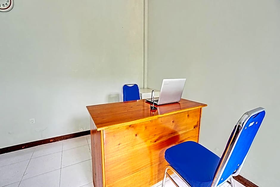 OYO Life 92021 Dua Putra Homestay Klayar