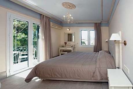 Studio with Garden View