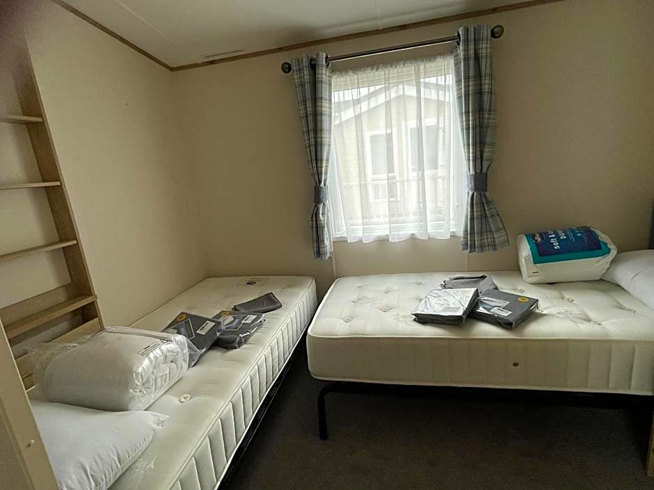 Emma's Pad at Hoburne Naish - New Forest - Wheel chair Accessible with wetroom and ramp