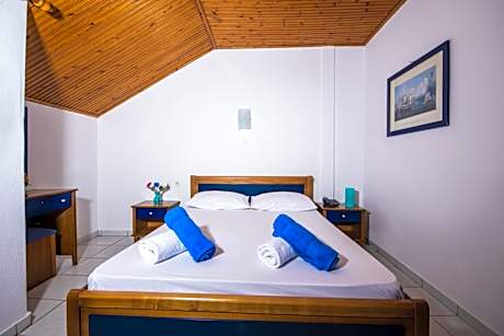 Twin Room with Sea View