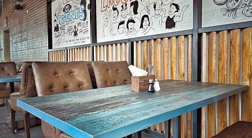 Anna Residency- White Town