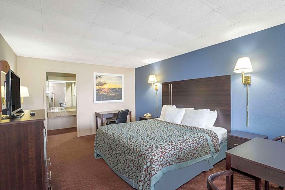 Days Inn by Wyndham Lincolnton