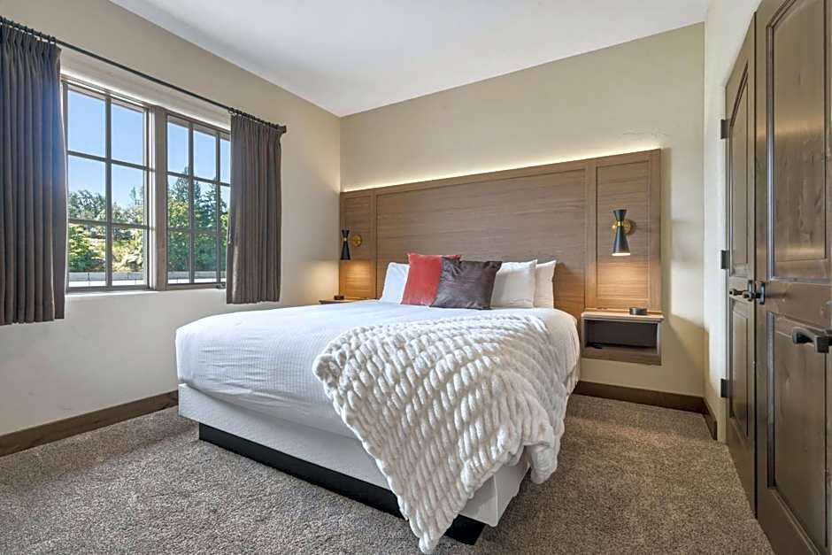 Columbia Cliff Villas