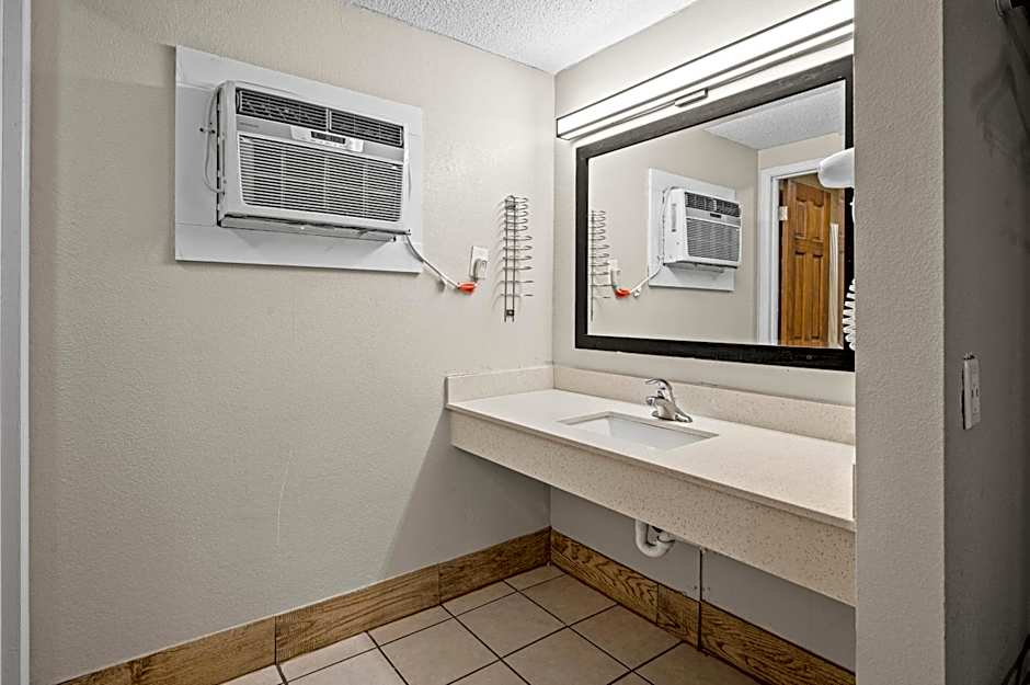 Country Town N' Suites