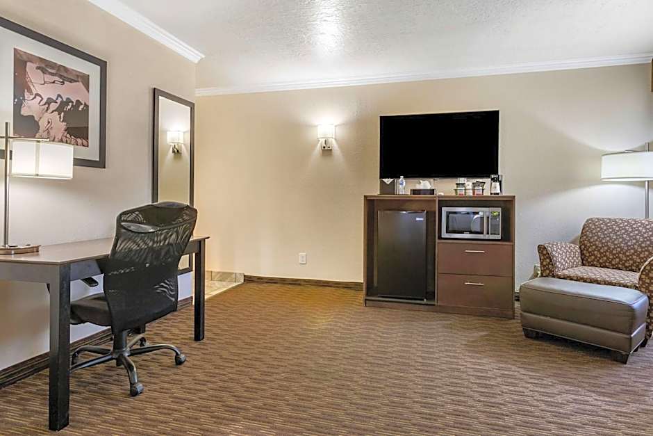 Best Western Airport Albuquerque Innsuites Hotel & Suites