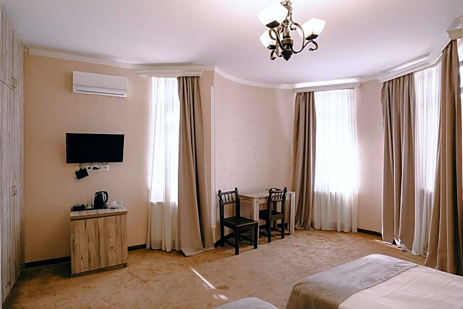 Hotel Imperial House