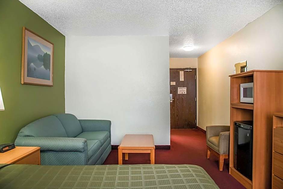 Hudson Inn & Suites