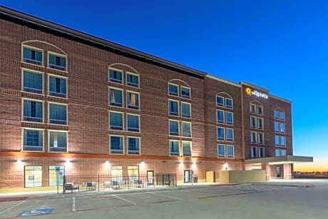 La Quinta Inn & Suites by Wyndham Frisco