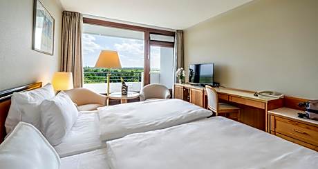 Superior Triple Room with Garden View