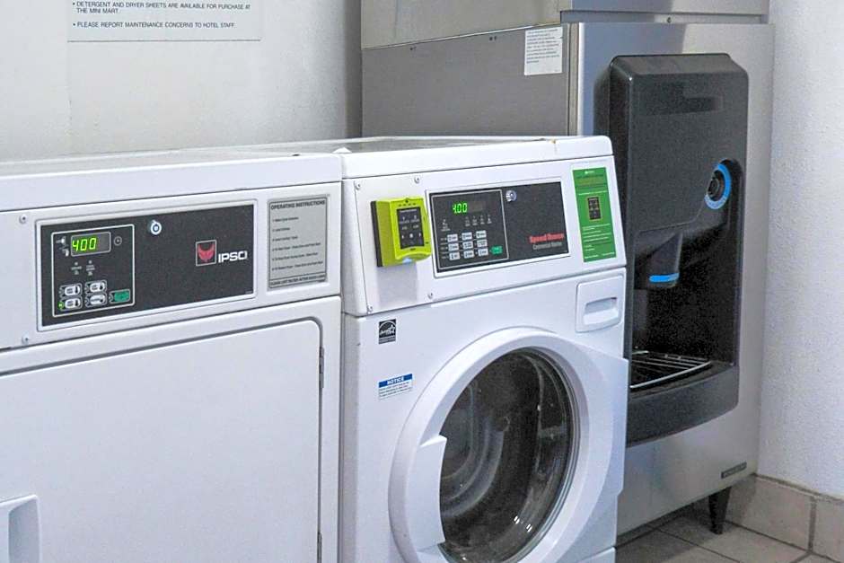 Capri Suites Anaheim