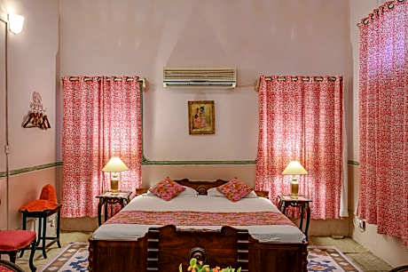 Neemrana's Piramal Haveli