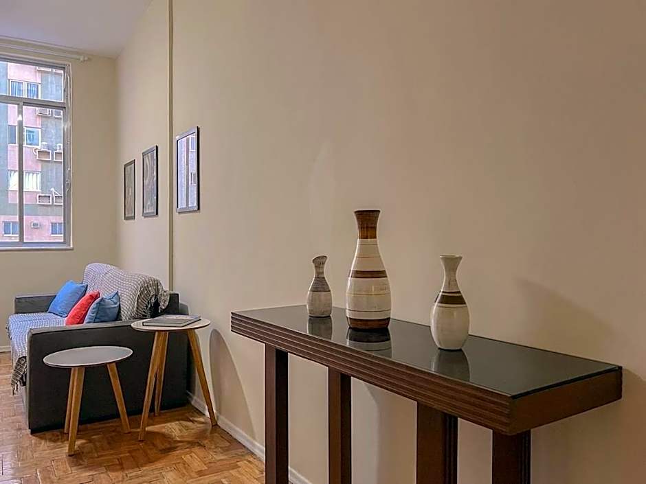 Apto completo em Copacabana