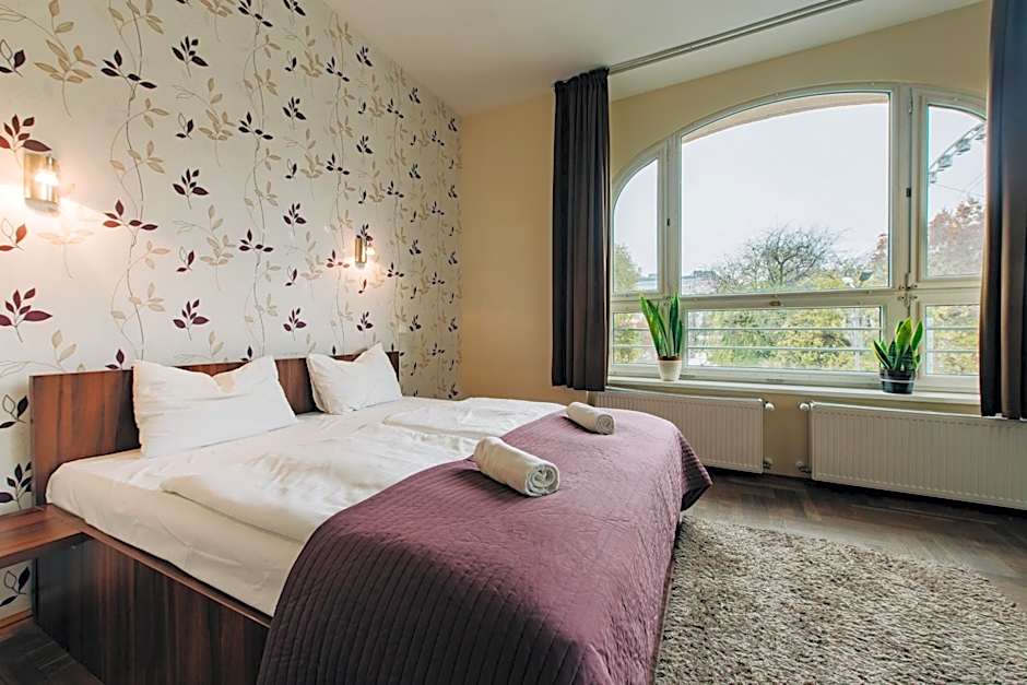 SasOne & Sas Two & Sas HO