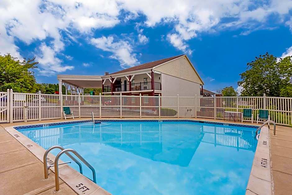 Quality Inn Smoketown - Lancaster Area