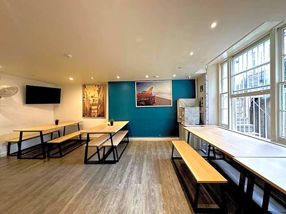 Smart Hyde Park Inn Hostel