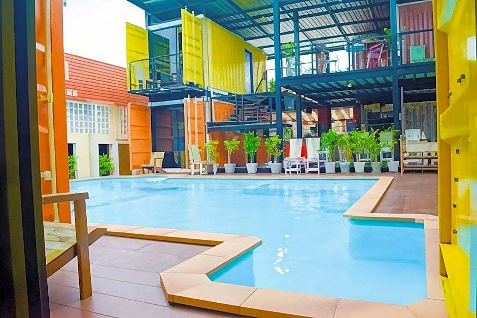 Retro Box Hotel