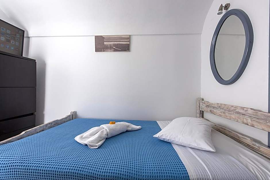 Maryloujohn Villas Oia