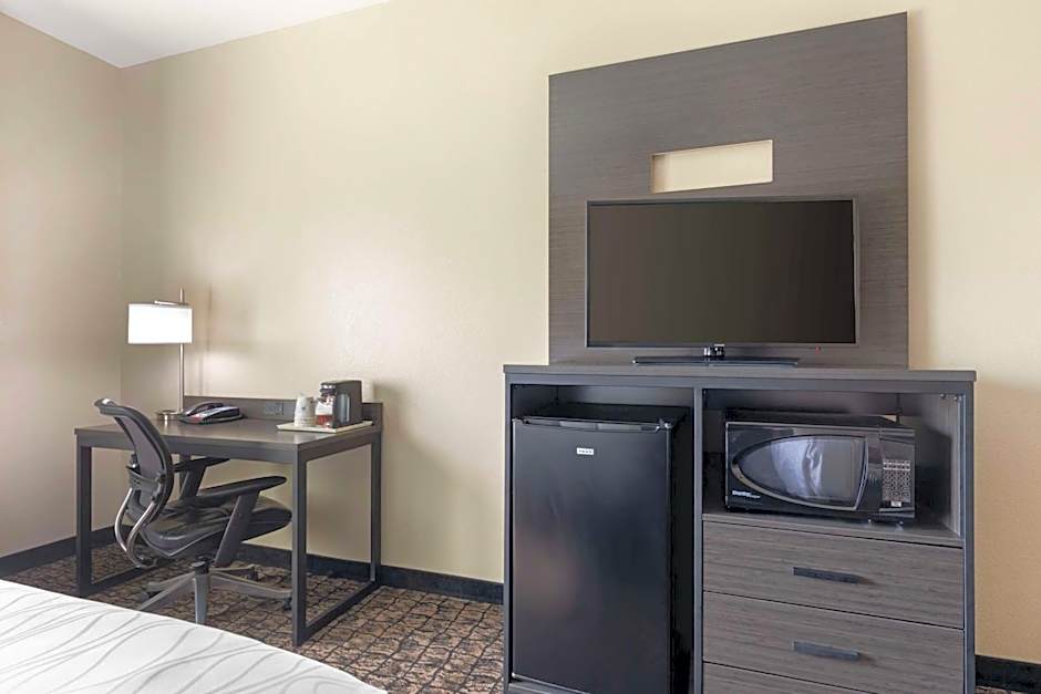 Best Western Carthage Inn & Suites